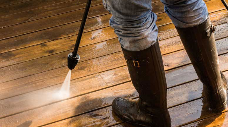 Cleaning-Patio-Decking-000026330244_Large.jpg